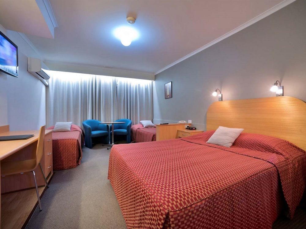 בורני Beachfront Voyager Motor Inn מראה חיצוני תמונה