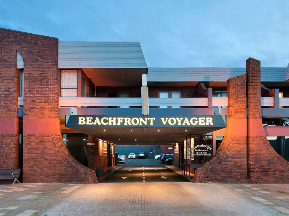 בורני Beachfront Voyager Motor Inn מראה חיצוני תמונה
