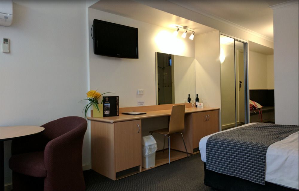 בורני Beachfront Voyager Motor Inn מראה חיצוני תמונה