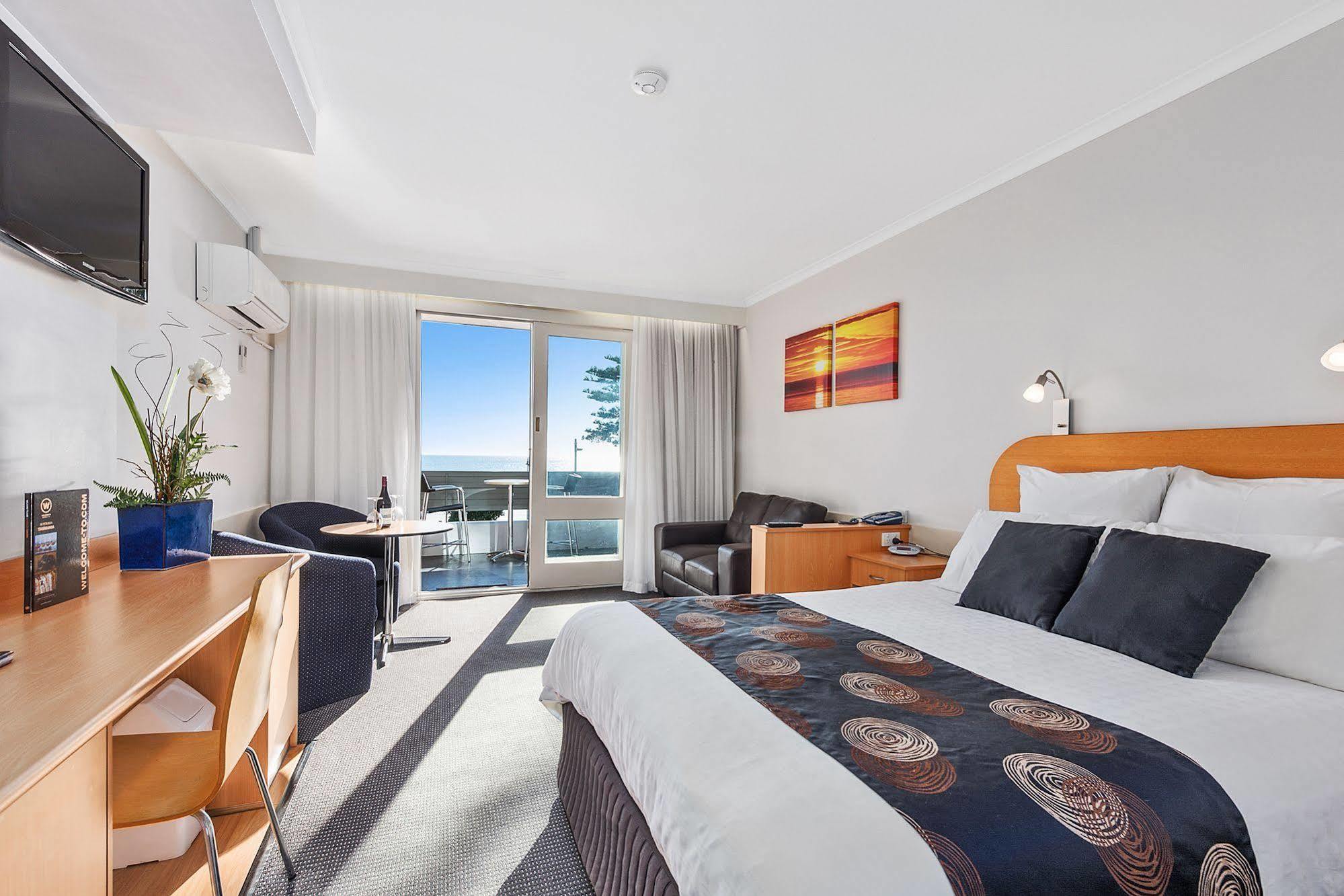 בורני Beachfront Voyager Motor Inn מראה חיצוני תמונה