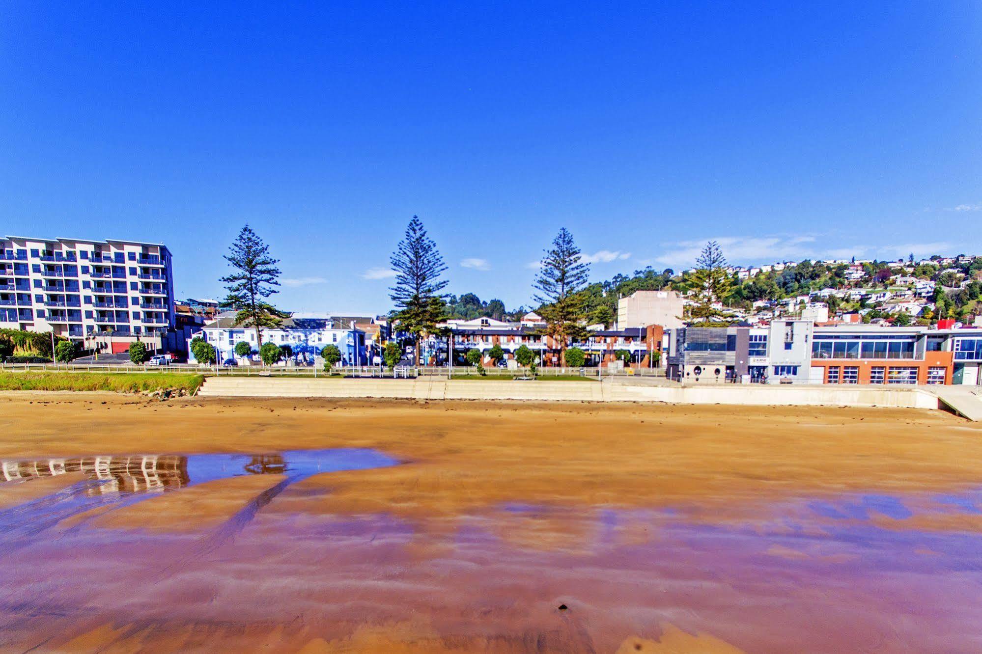 בורני Beachfront Voyager Motor Inn מראה חיצוני תמונה